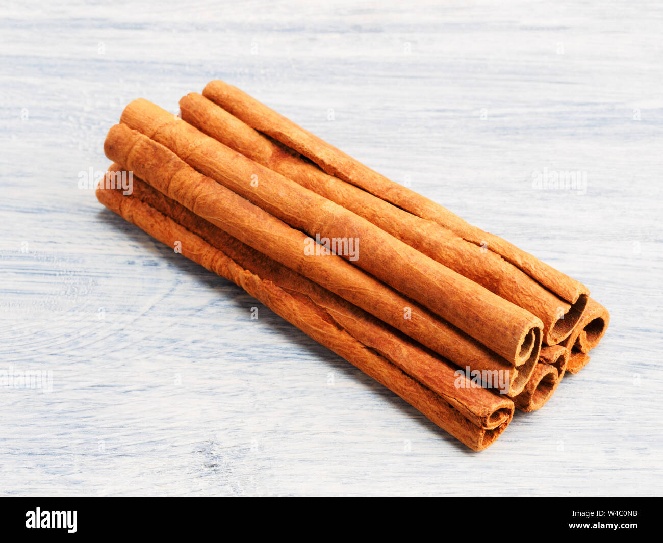 Cinnamon (Cinnamomum verum) spice on white background Stock Photo Alamy