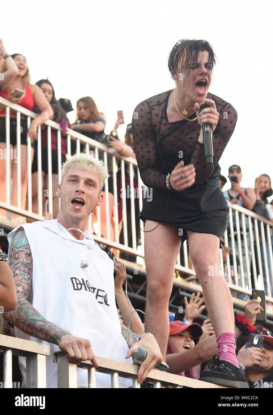 machine gun kelly warped tour