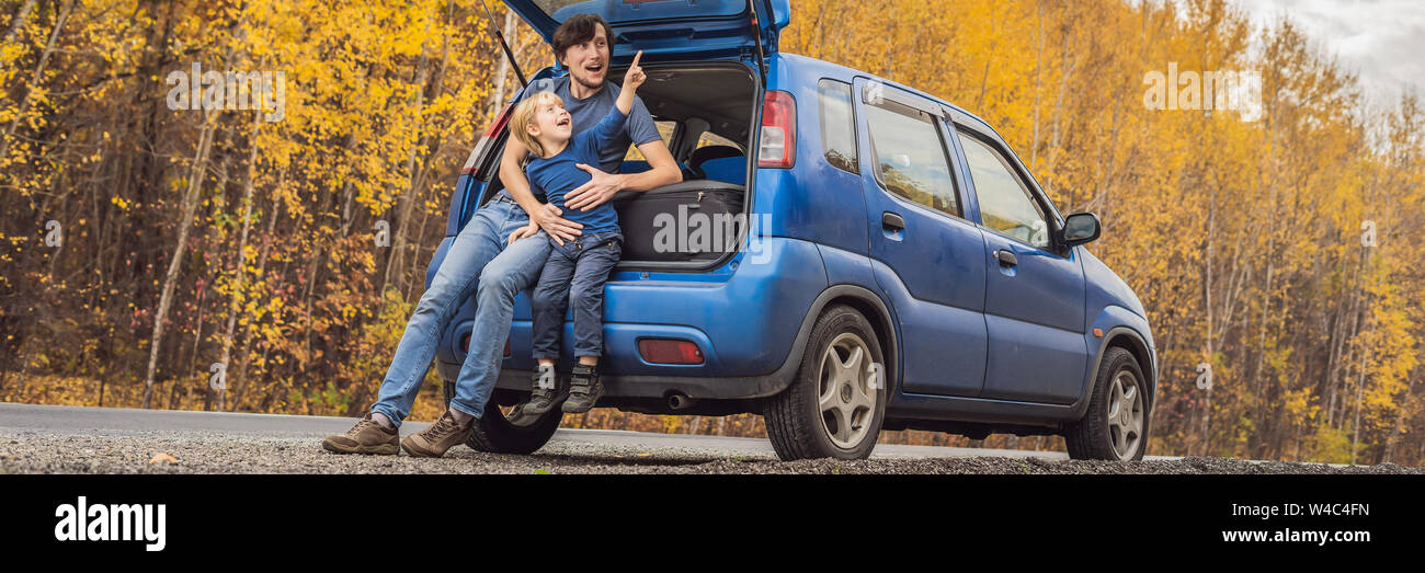 Banner Long Format Dad And Son Are Resting On The Side Of The