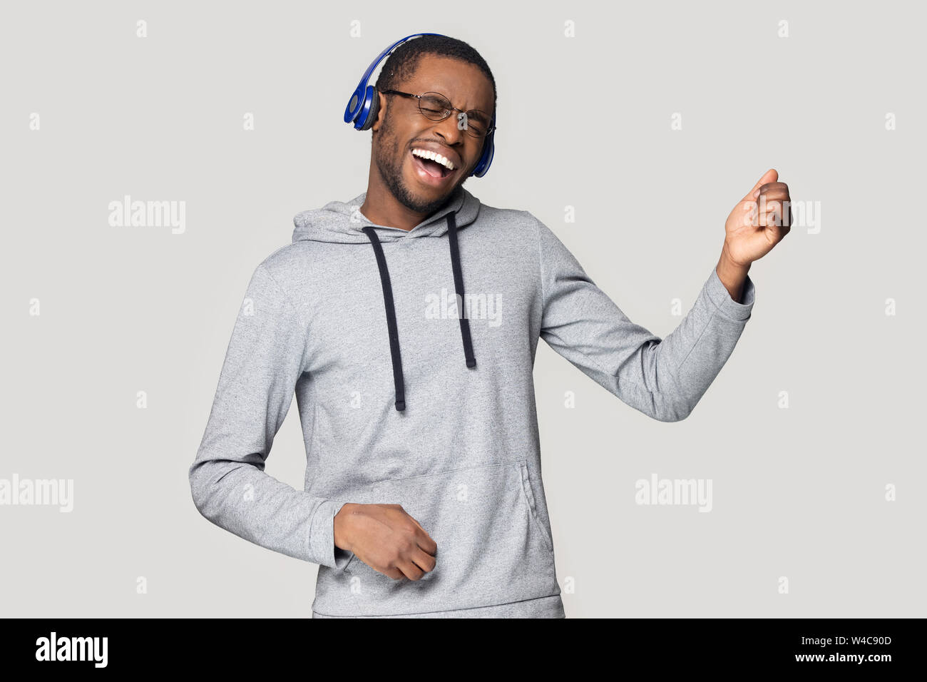 Excited black man hi-res stock photography and images - Alamy