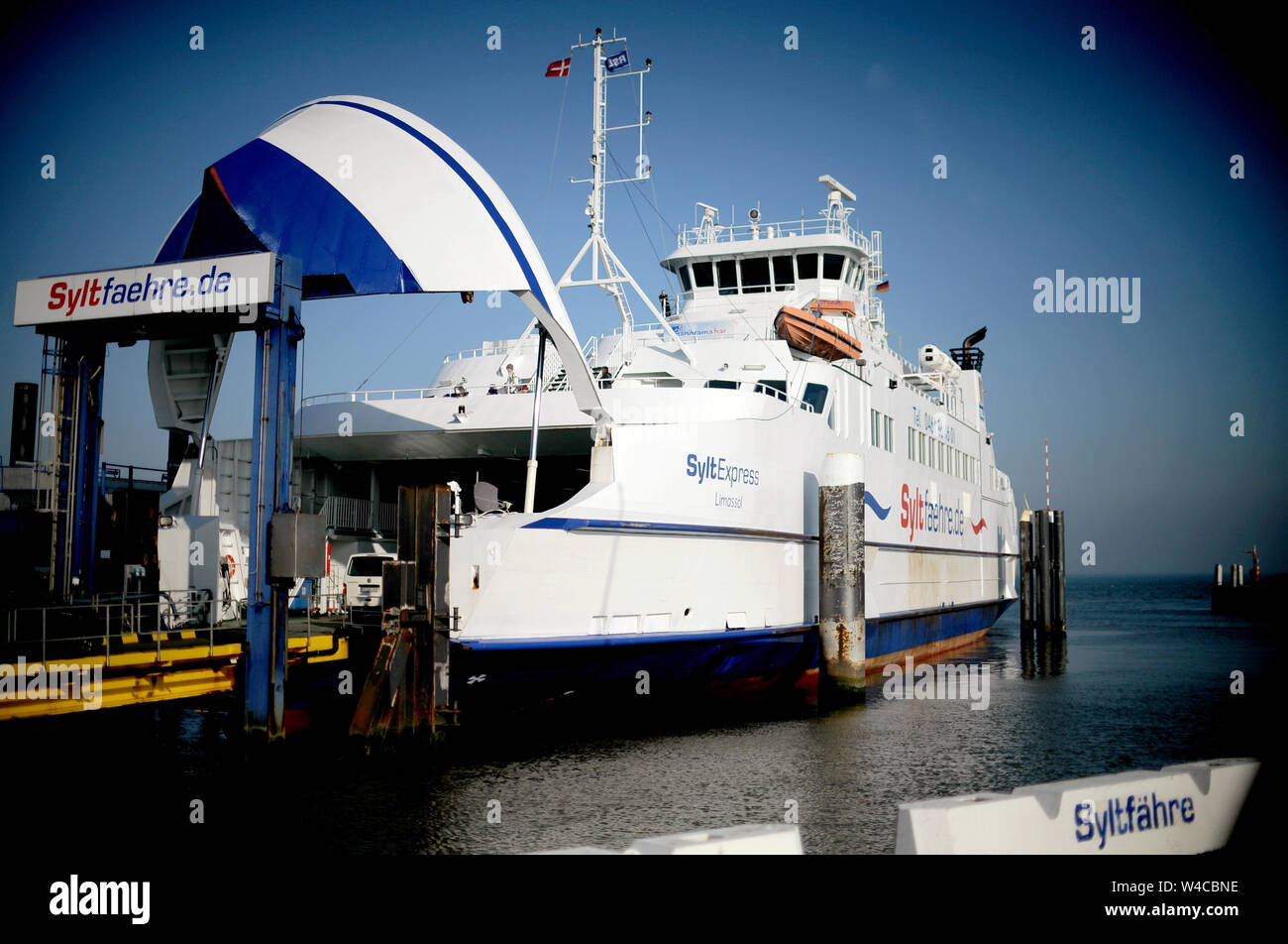 ferry-translate-hi-res-stock-photography-and-images-alamy