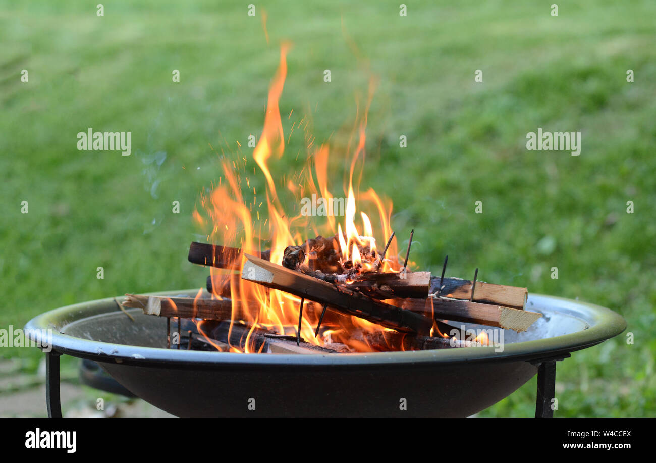 Patio fire ring hires stock photography and images Alamy