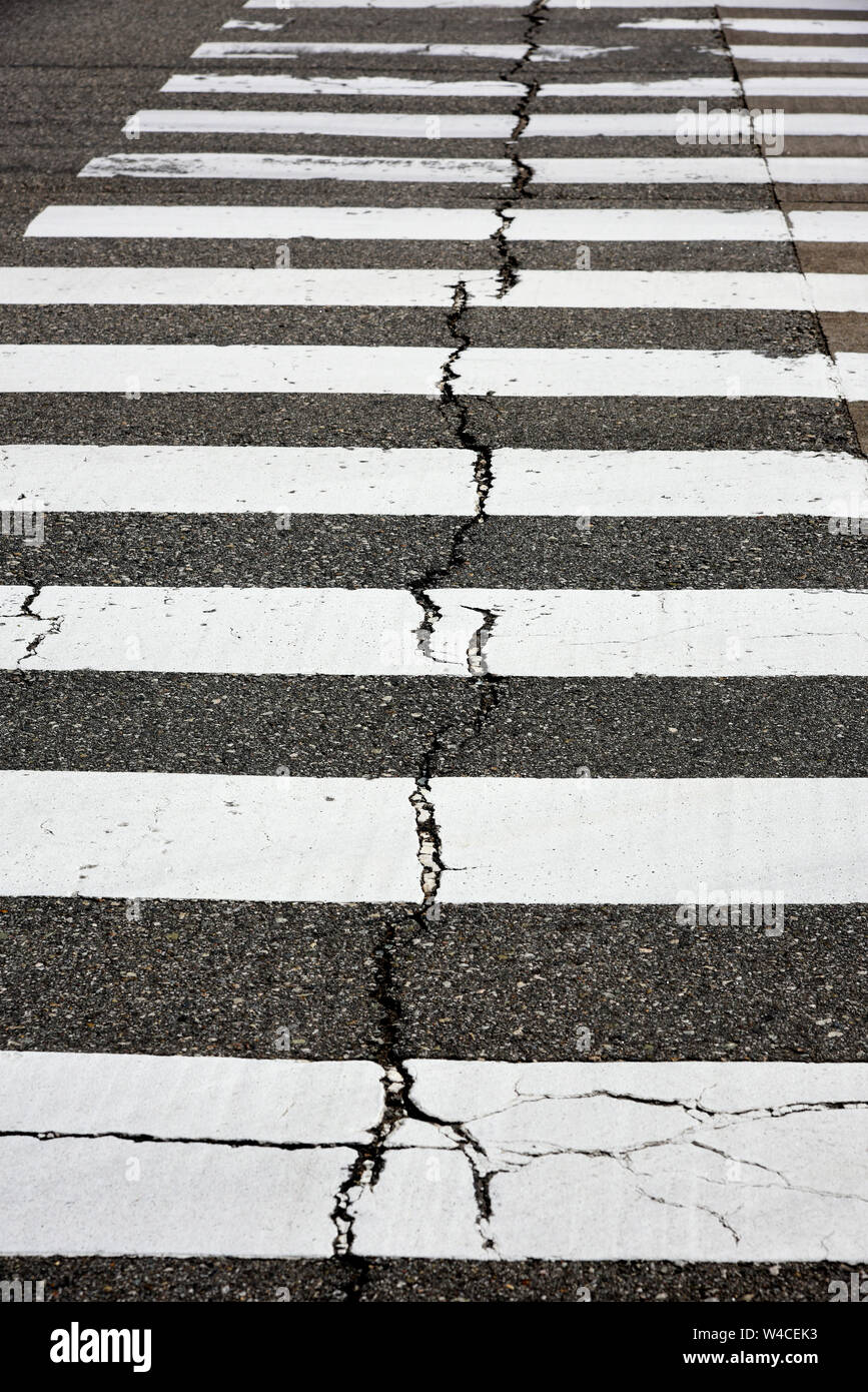 Earthquake cracks in road hi-res stock photography and images - Alamy