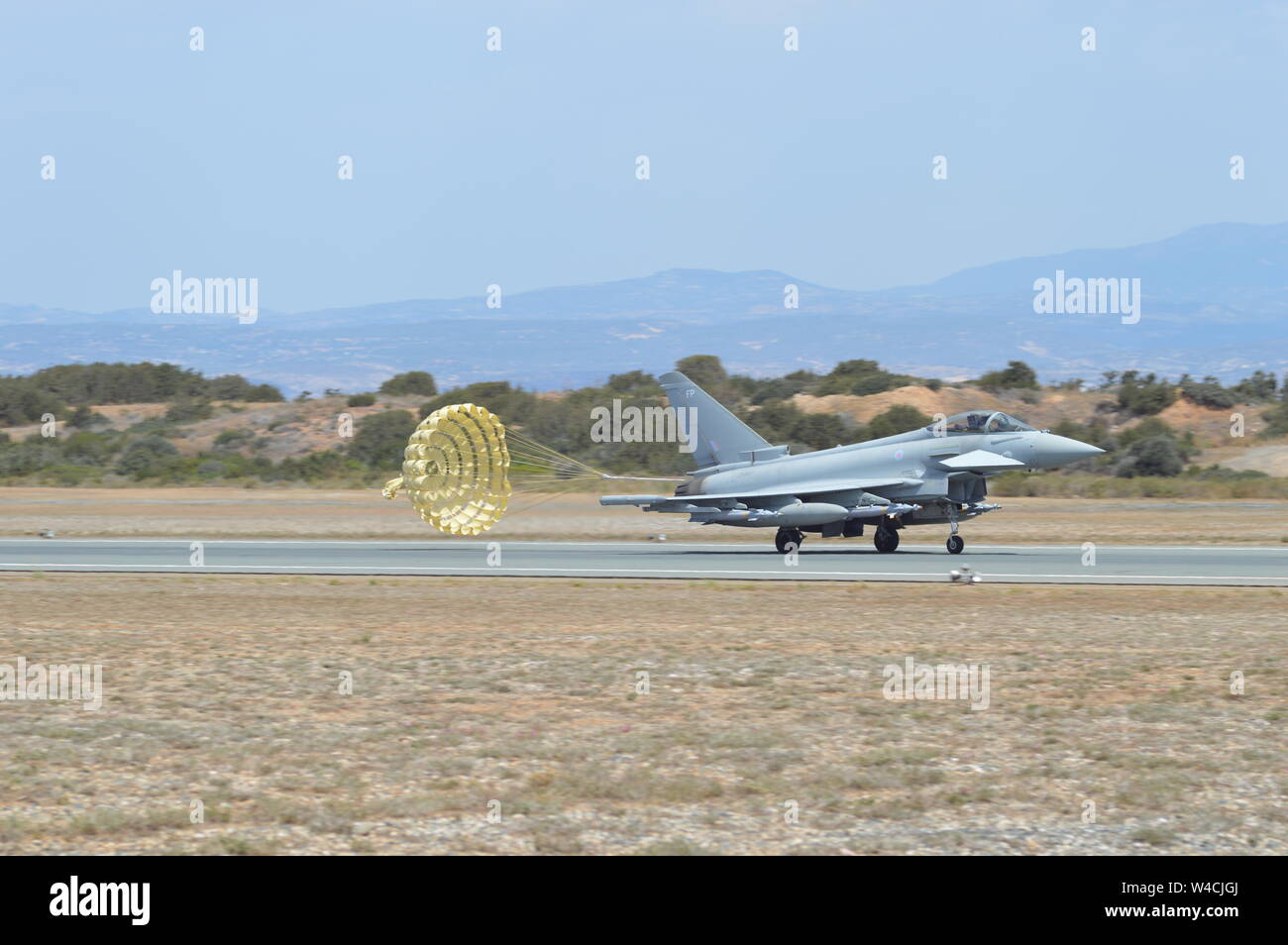 RAF Typhoon conducts an emergency landing at RAF Akrotiri During Operation Shader Stock Photo