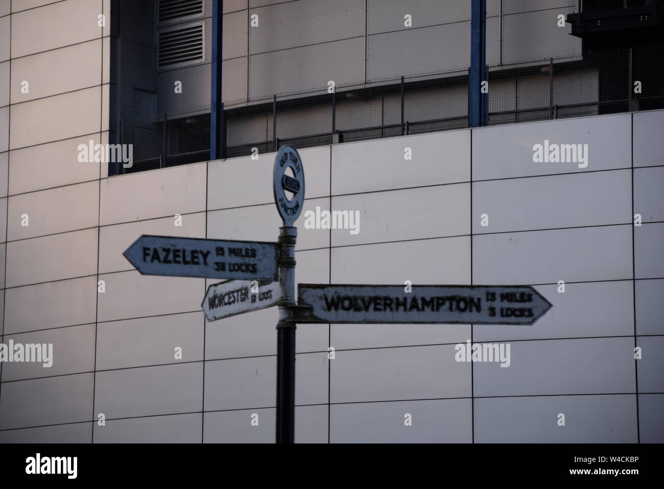 Birmingham England Canals Cityscape Stock Photo - Alamy