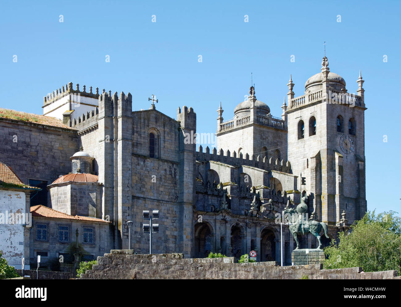 Porto Cathedral, the Se, exterior, twin towers, mixed architectural ...