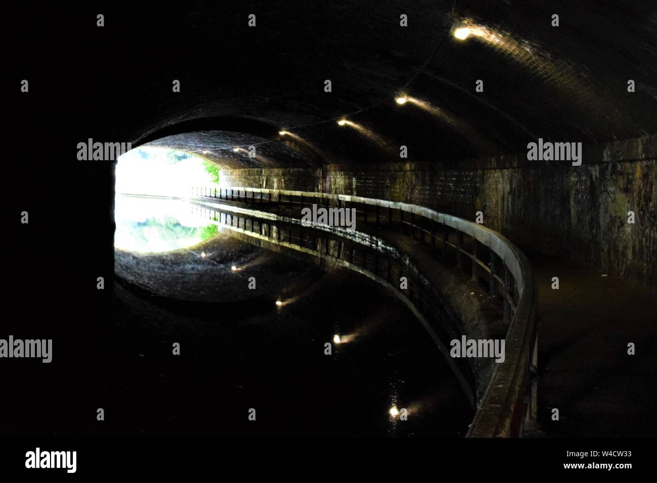 Birmingham canal tunnel Stock Photo