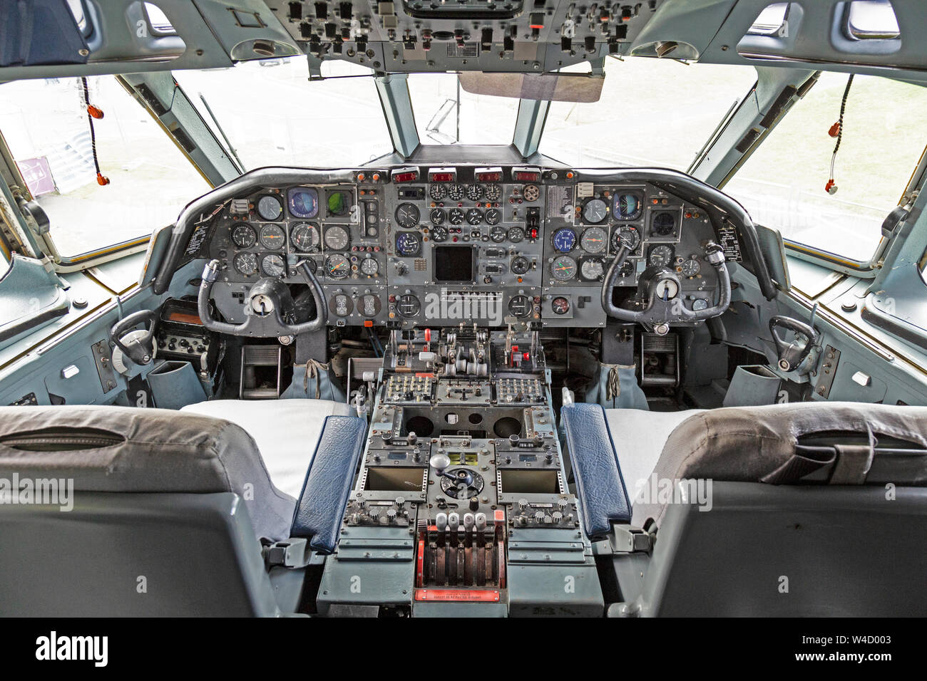 Cockpit of a RAF, Royal Air Force Vickers VC-10 jet aircraft, serial ...