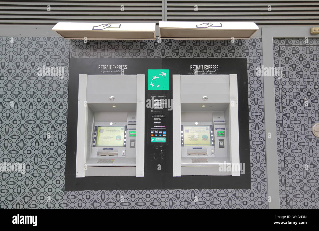 BNP Paribas bank ATM in Paris France Stock Photo - Alamy