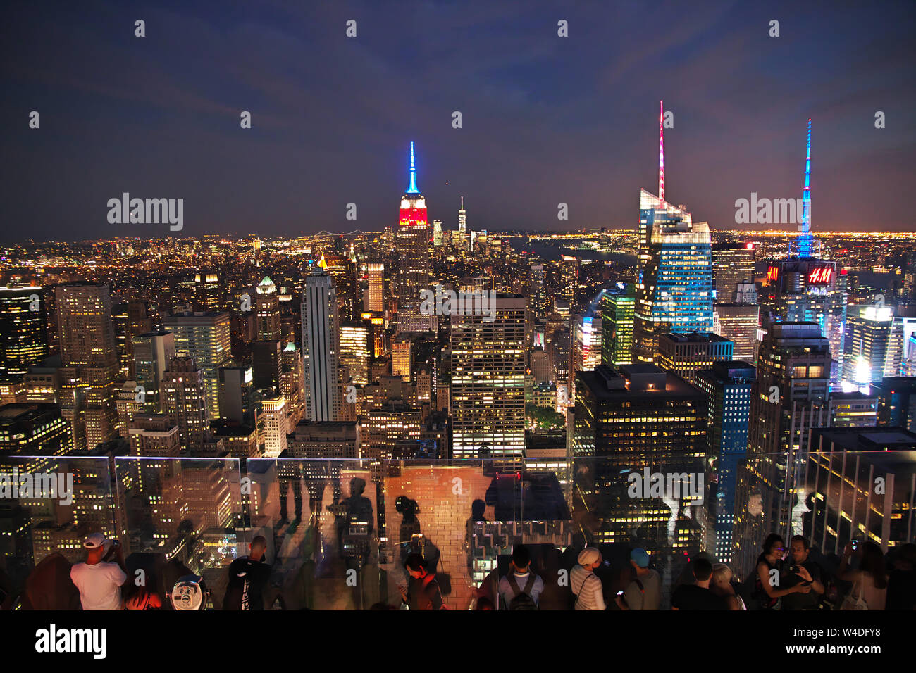 Nyc skyline night penthouse hi-res stock photography and images - Alamy