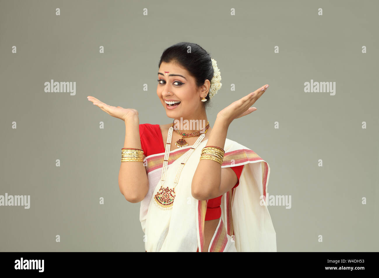Portrait of a South Indian woman smiling Stock Photo - Alamy