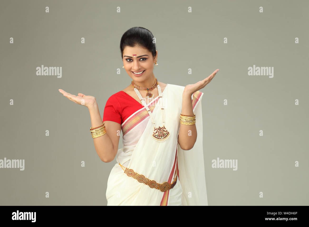 Portrait of a South Indian woman smiling Stock Photo - Alamy