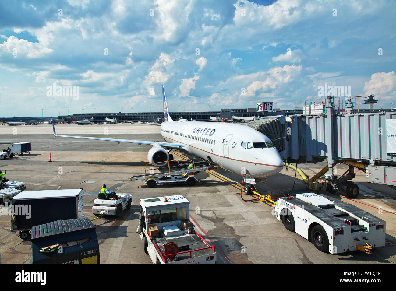 Washington dc airport exterior hi-res stock photography and images - Alamy