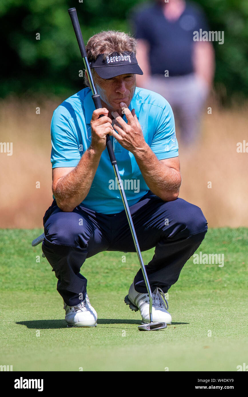 Gneven, Germany. 21st July, 2019. Golf: Senior Open, singles, men, final  round: Golf veteran Bernhard Langer in the third round of the Senior Open  at Winstongolf in Vorbeck. A total of 17