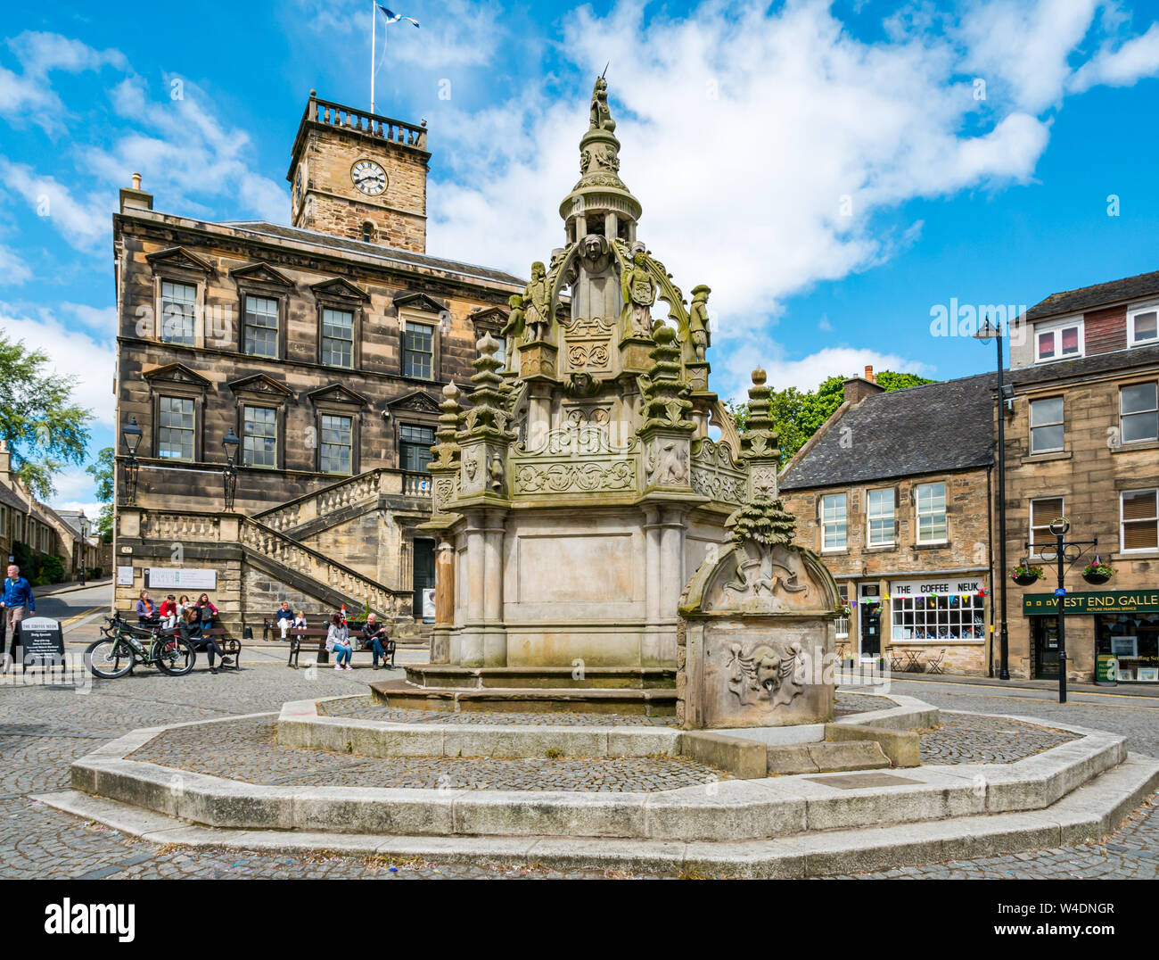 Linlithgow town hall hi-res stock photography and images - Alamy