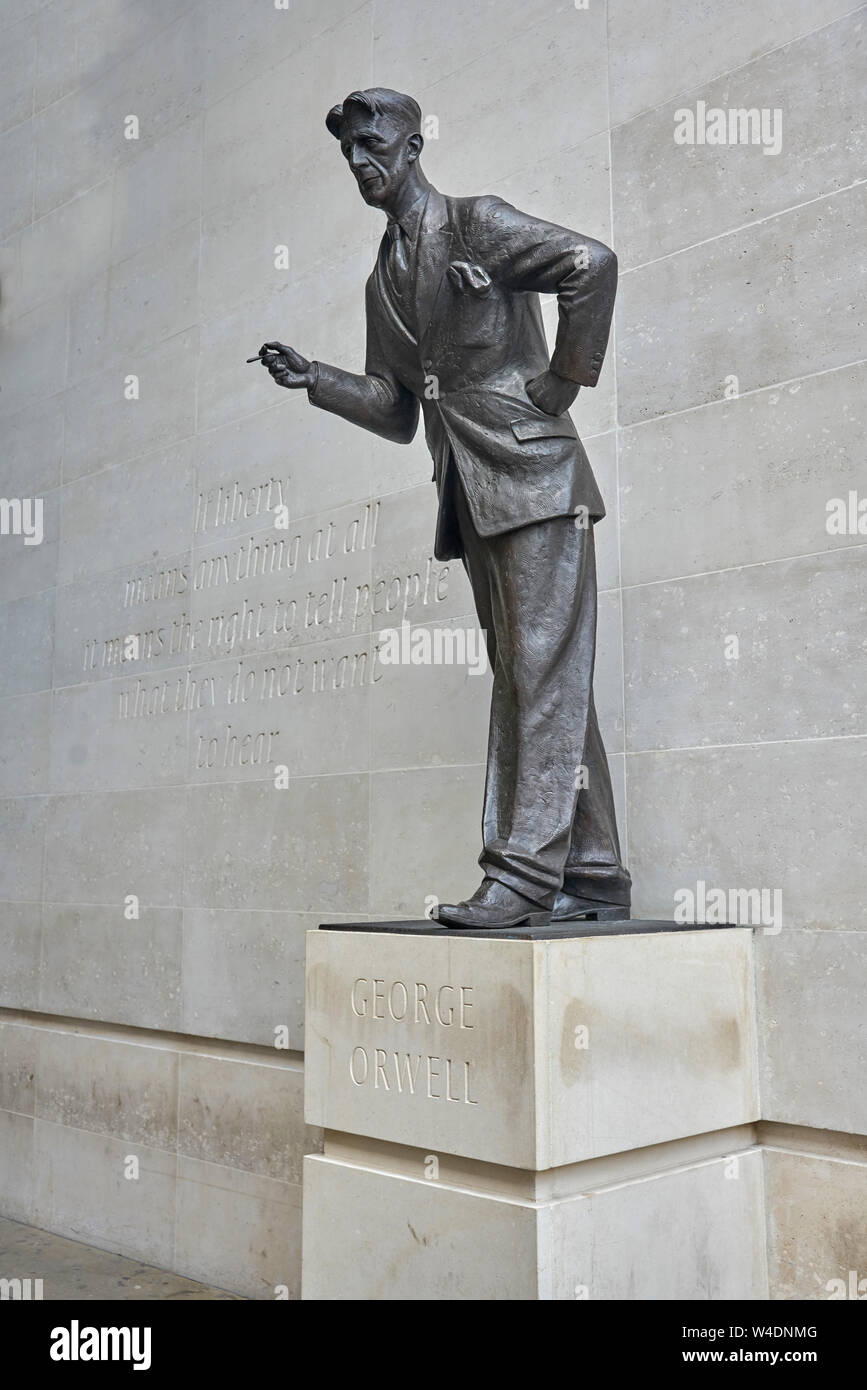 george orwell statue at BBC Broadcasting House Stock Photo