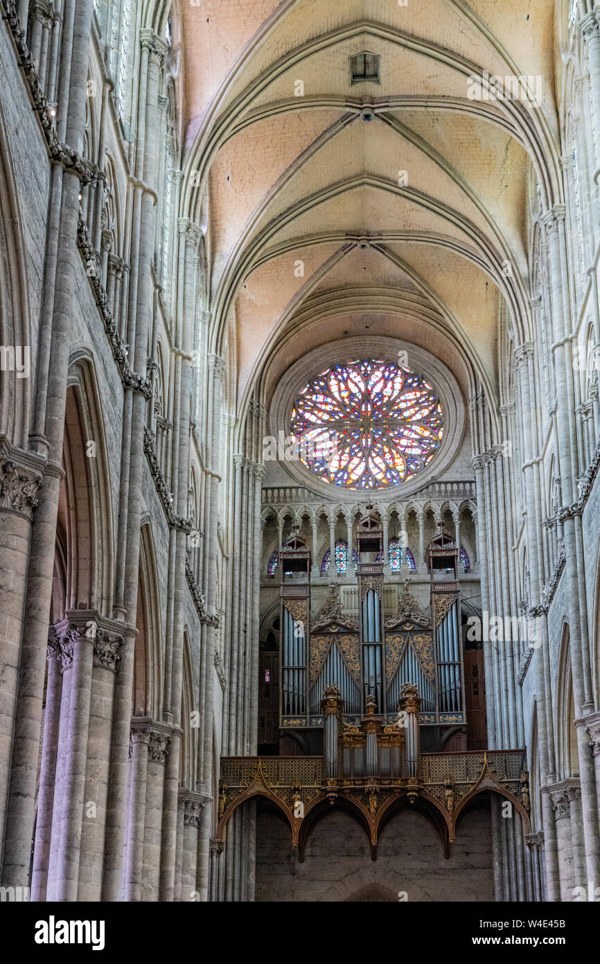 Interior of Notre Dame Cathedral in Amiens, France Stock Photo - Alamy
