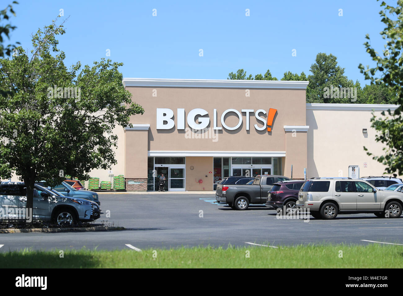 Philadelphia Pennsylvania April 7 2018 Big Lots Sells Furniture