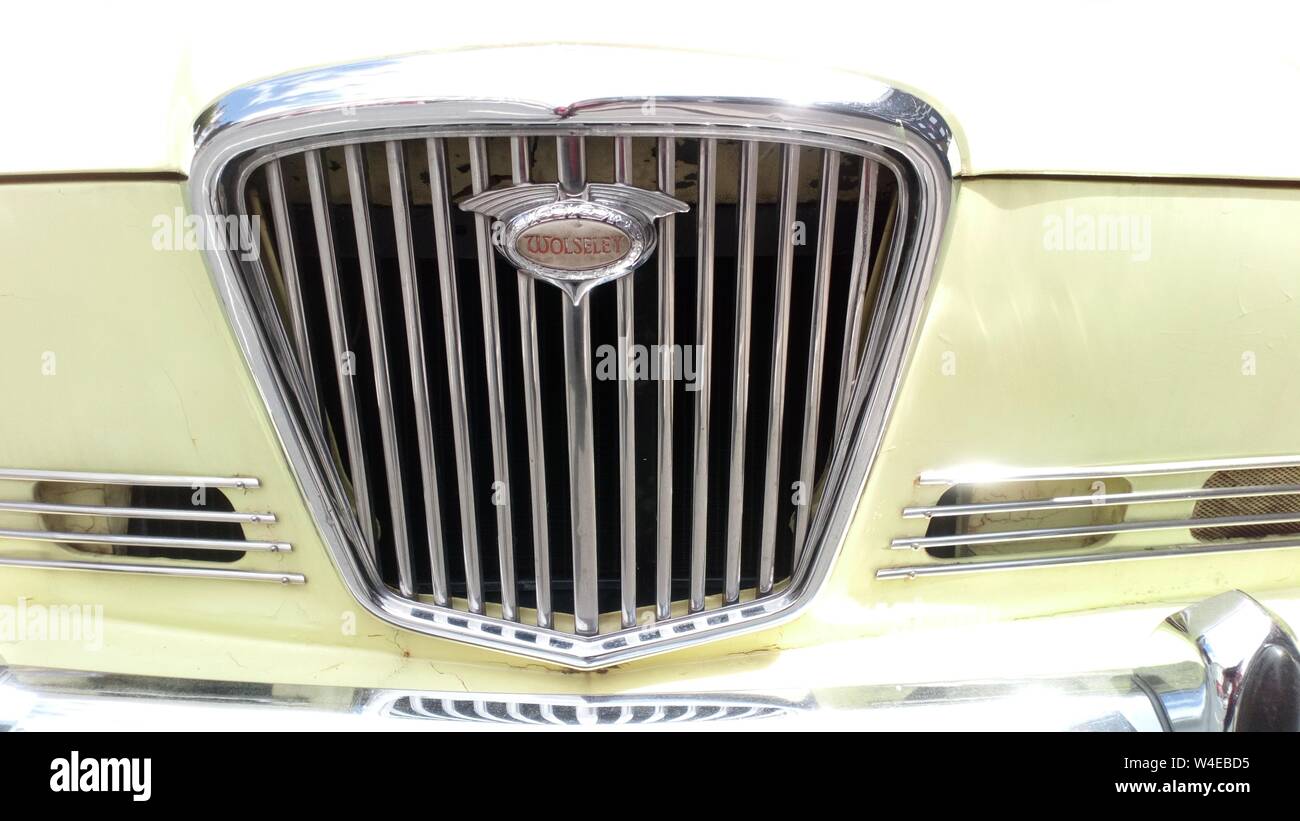 A Wolseley Six classic car front grill and badge Stock Photo Alamy