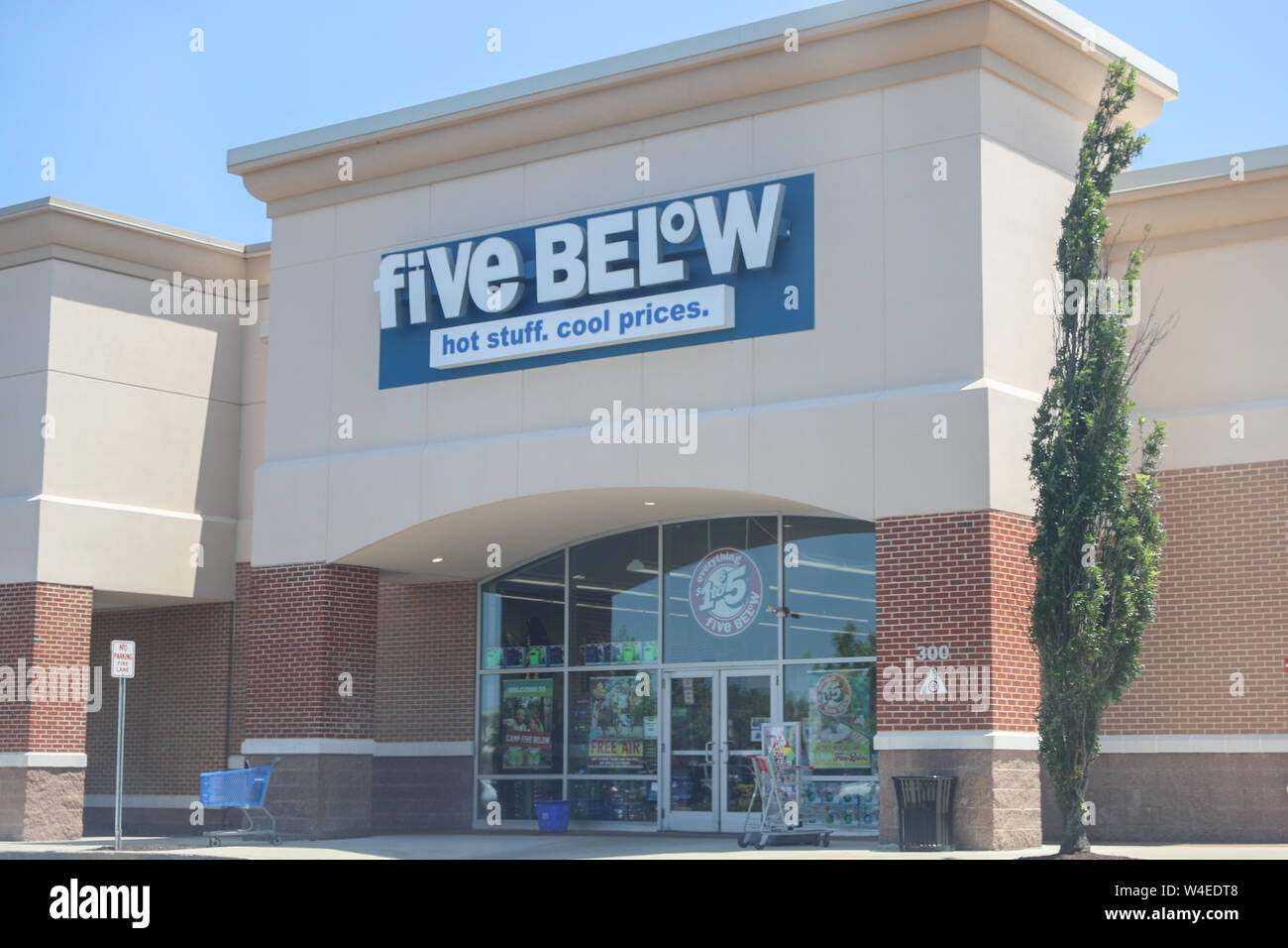 Princeton New Jersey - June 23, 2019: Five Below Retail Store. Five Below is a chain that sells products that cost up to $5 VI - Image Stock Photo