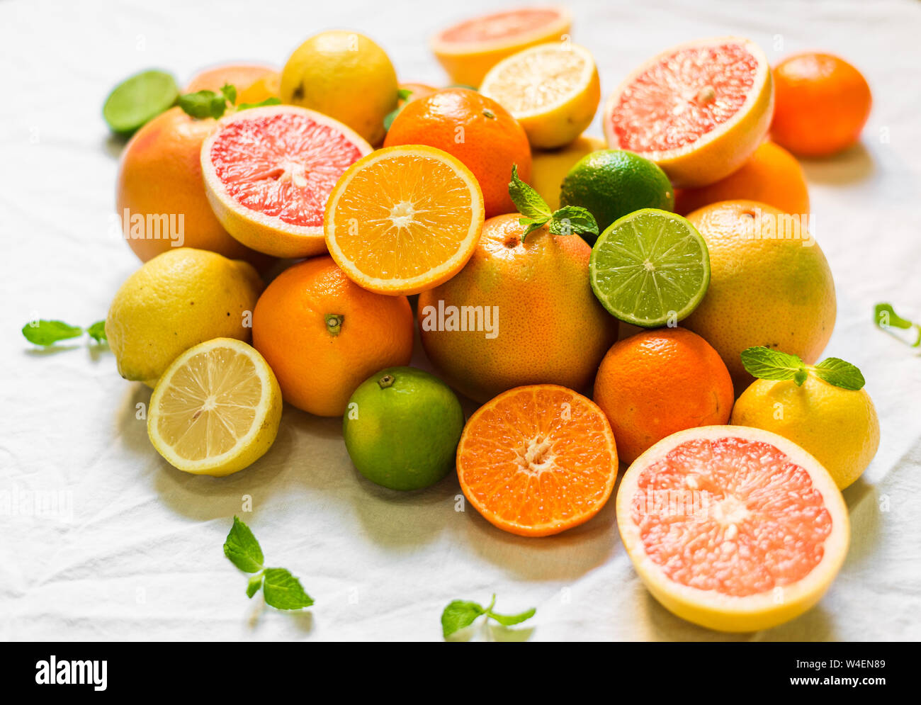 Orange colored citrus hi-res stock photography and images - Alamy