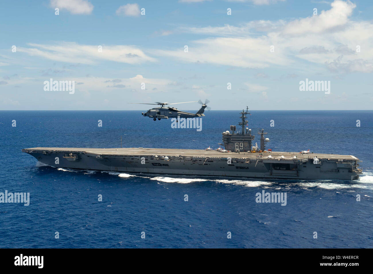 190716-N-KT825-0247  ATLANTIC OCEAN (July 16, 2019) The aircraft carrier USS Dwight D. Eisenhower (CVN 69) transits the Atlantic Ocean. Ike is underway in the Atlantic Ocean conducting carrier qualifications while in the basic phase of the Optimized Fleet Response Plan. (U.S. Navy photo by Mass Communication Specialist 3rd Class Sawyer Haskins/Released) Stock Photo
