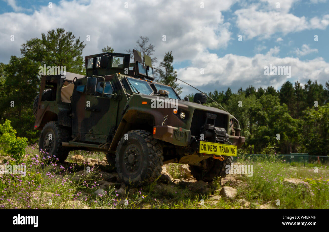 Jltv Course A Joint Light Tactical Vehicle maneuvers through the “rock garden” on ...