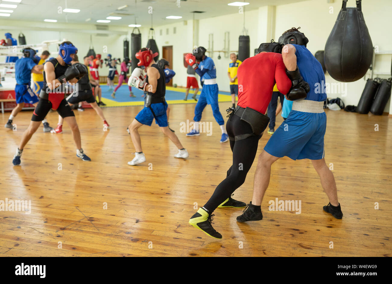 Boxing fighters practice Stock Photo - Alamy