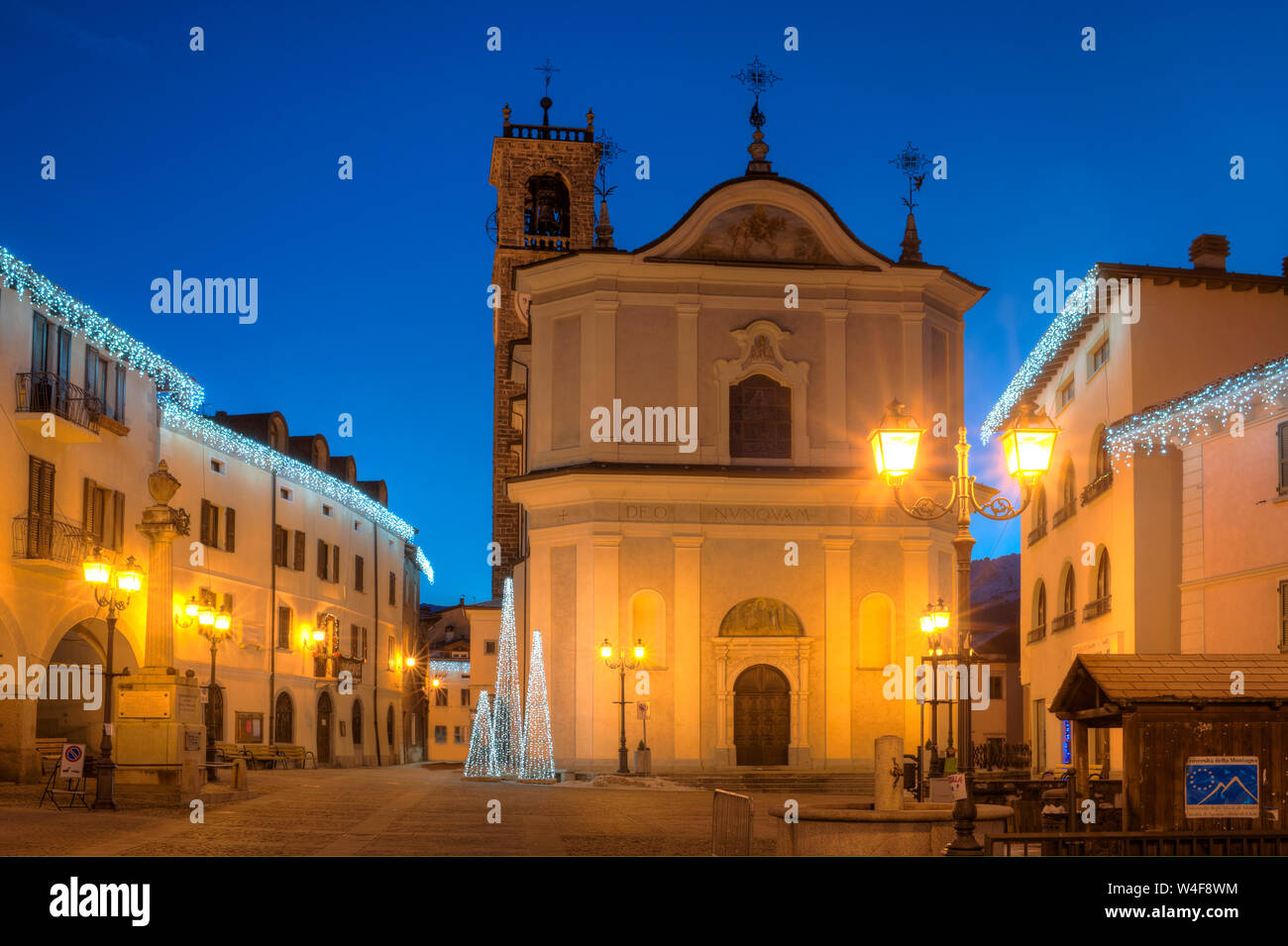 Vezza d'Oglio alpine village; the Parish Church in Christmastime; Camonica Valley; Lombardy, Italy Stock Photo