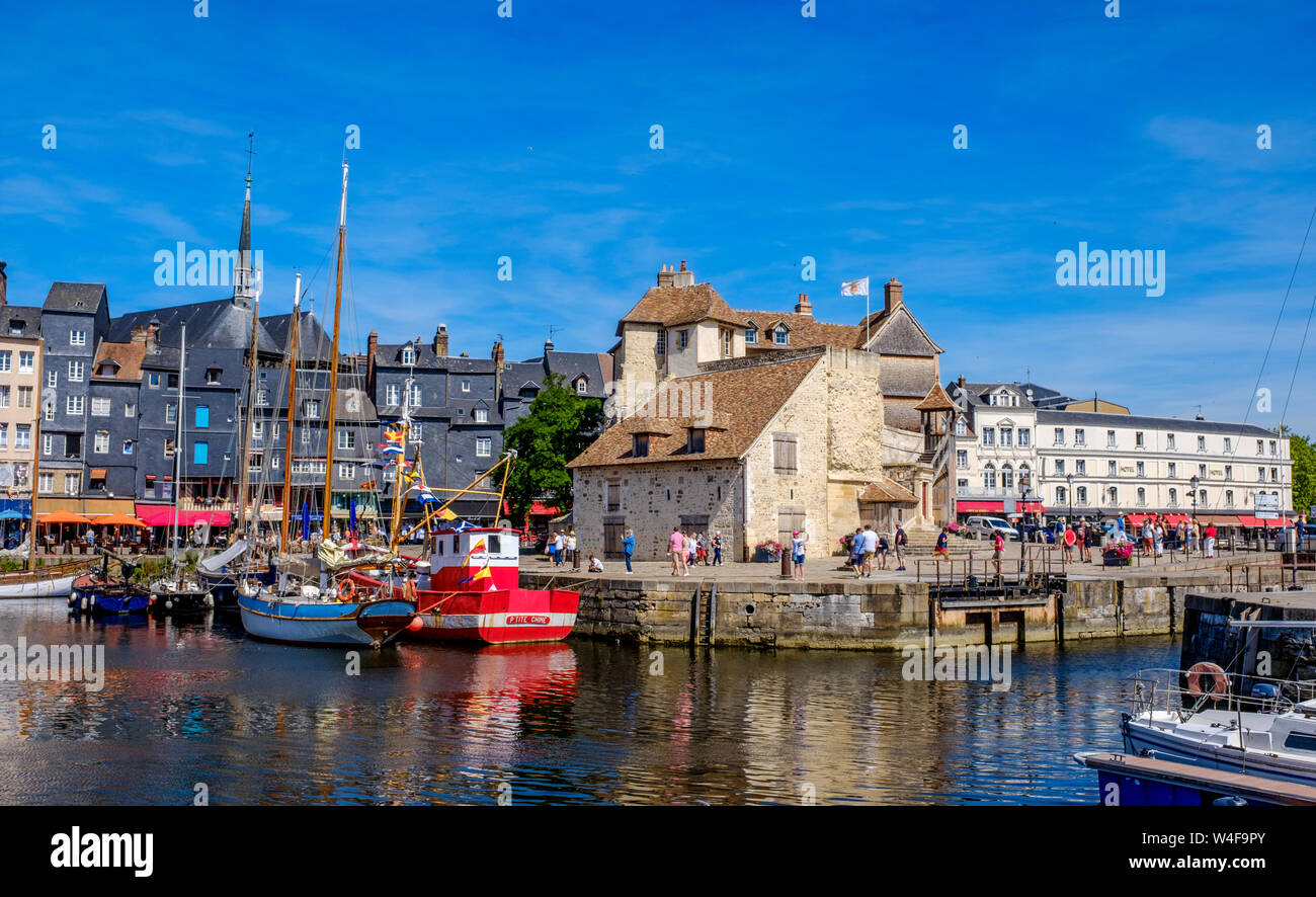 Capitainerie hi-res stock photography and images - Alamy
