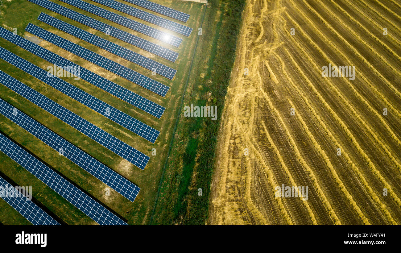 Solar panel farm drone shot hi-res stock photography and images - Alamy