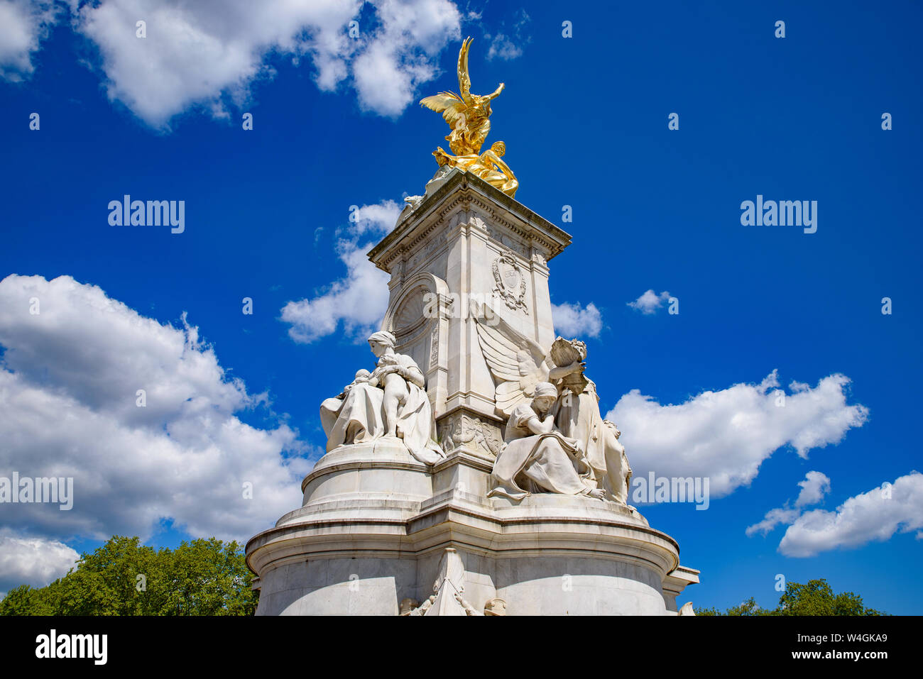 Victoria Memorial, a monument to Queen Victoria, in front of Buckingham Palace Stock Photo
