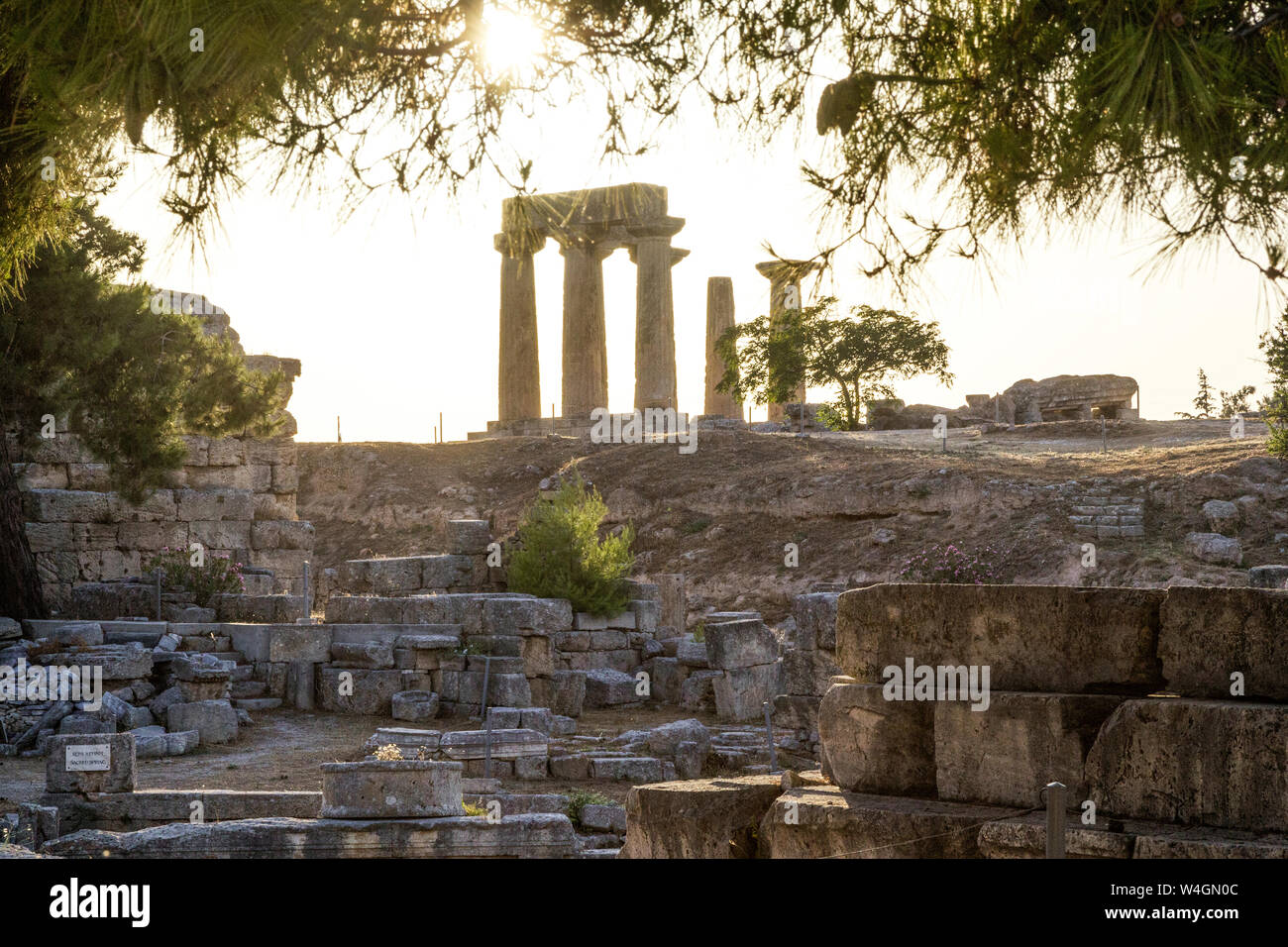 Archaic architecture greece hi res stock photography and images Alamy