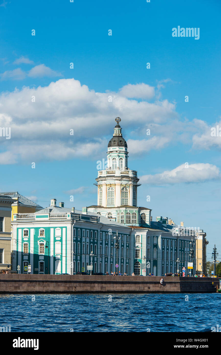 Colonial buildings at the Spit of Vasilievsky Island seen from the Neva, St. Petersburg, Russia Stock Photo
