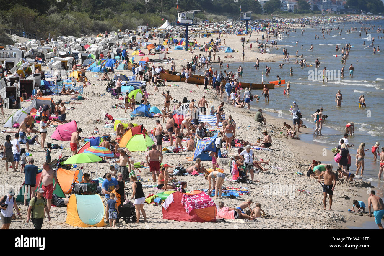 Heringsdorf Beach Tourists Stock Photos Heringsdorf Beach