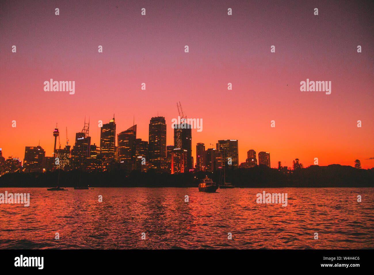 Sydney skyline silhouette hi-res stock photography and images - Alamy