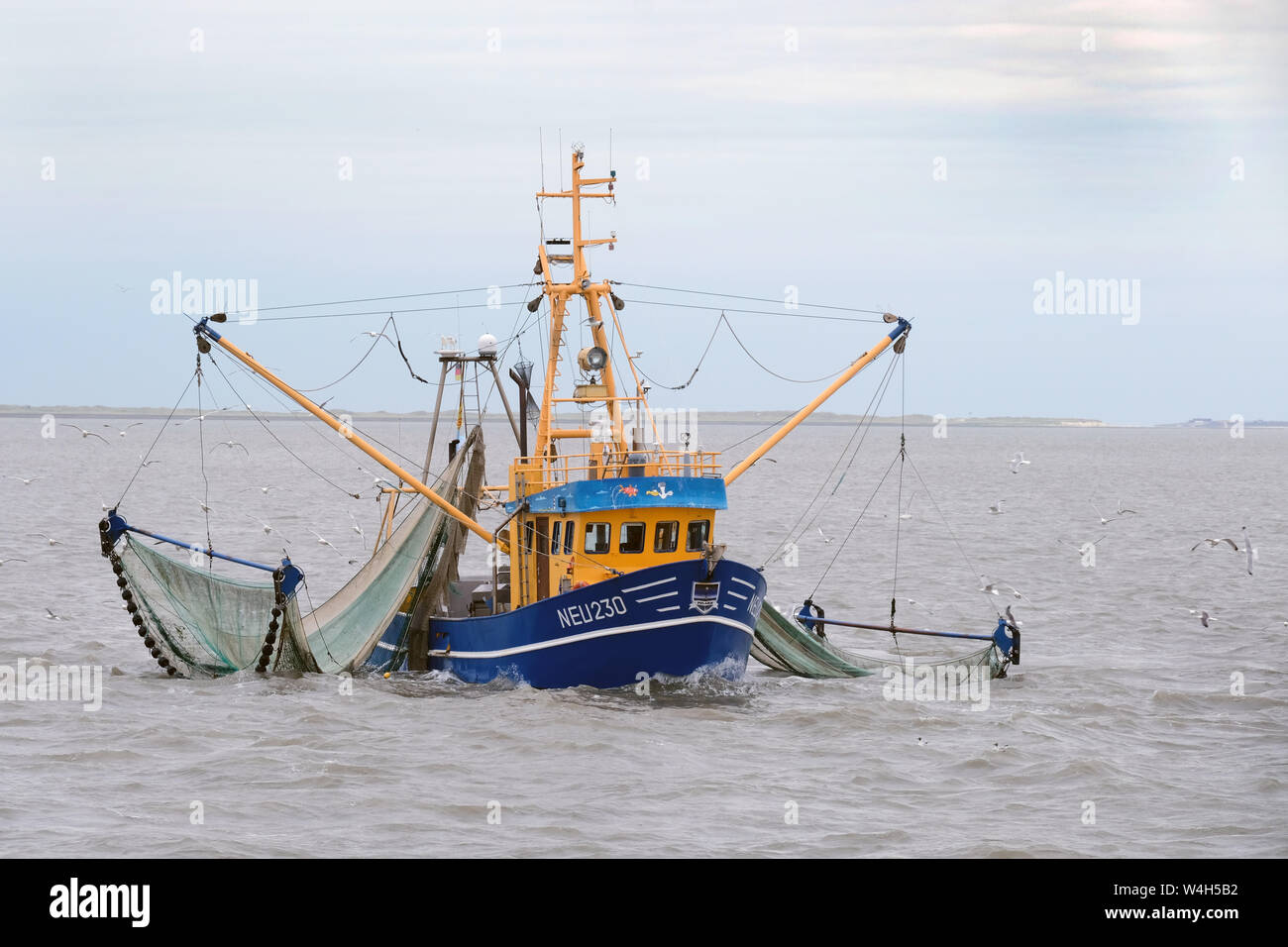Netz fischerei fishing boot boat fischerboot hi-res stock photography and  images - Alamy