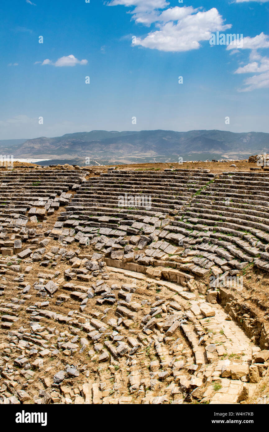 Turkey: view of the West Theater in Laodicea on the Lycus, city in the Hellenistic regions of Caria and Lydia then Roman Province of Phrygia Pacatiana Stock Photo