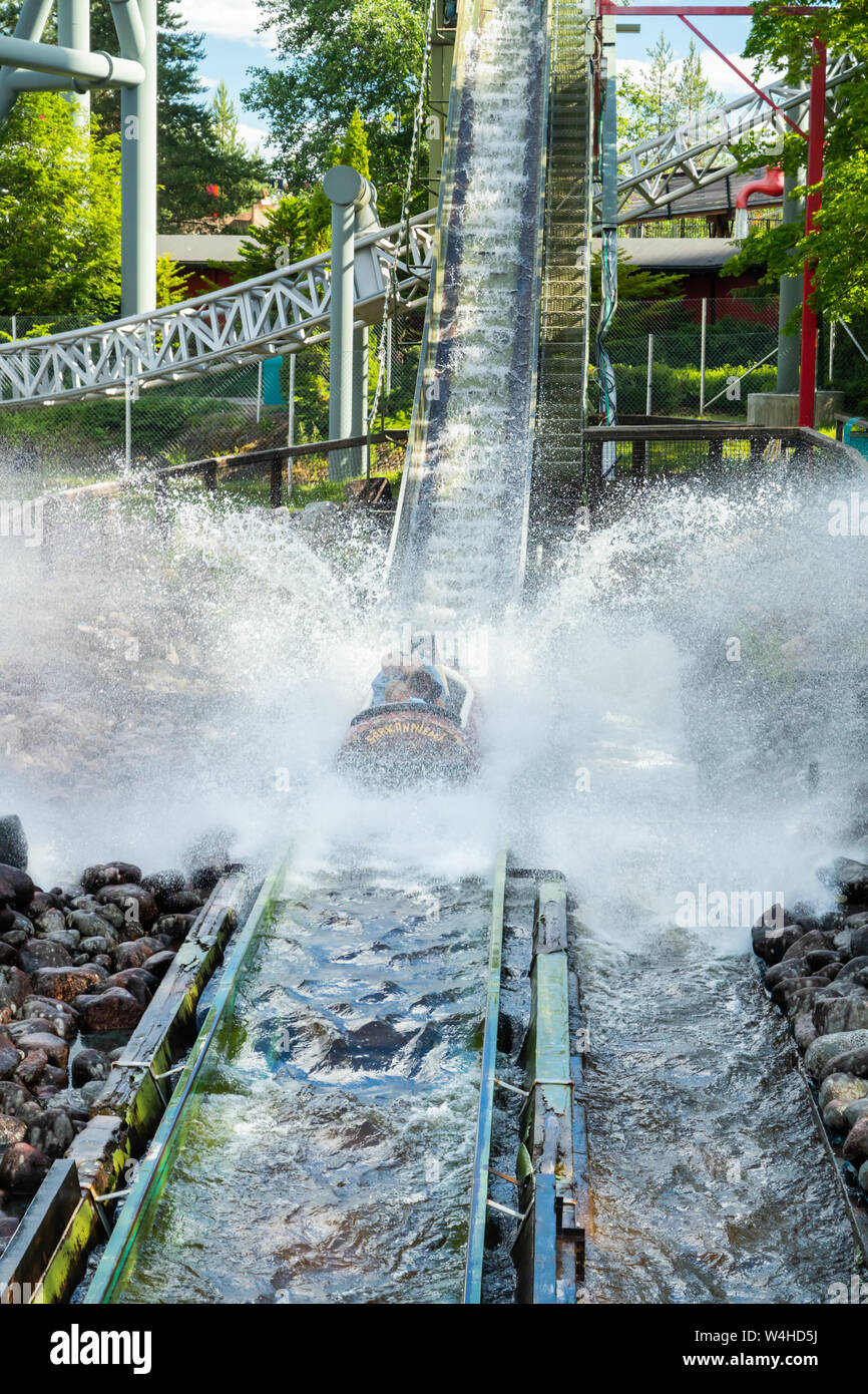 Vertical drop thrill ride hi-res stock photography and images - Alamy