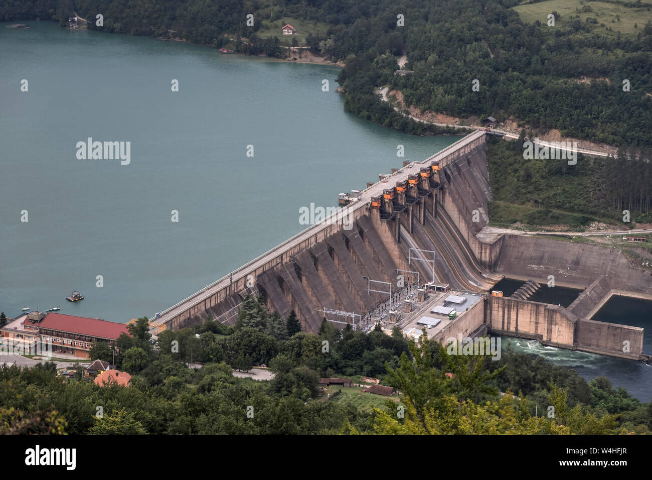 TARA National Park, Western Serbia - Aerial view of the Bajina Bašta  hydropower dam on the Lake Perućac and Drina River Stock Photo - Alamy