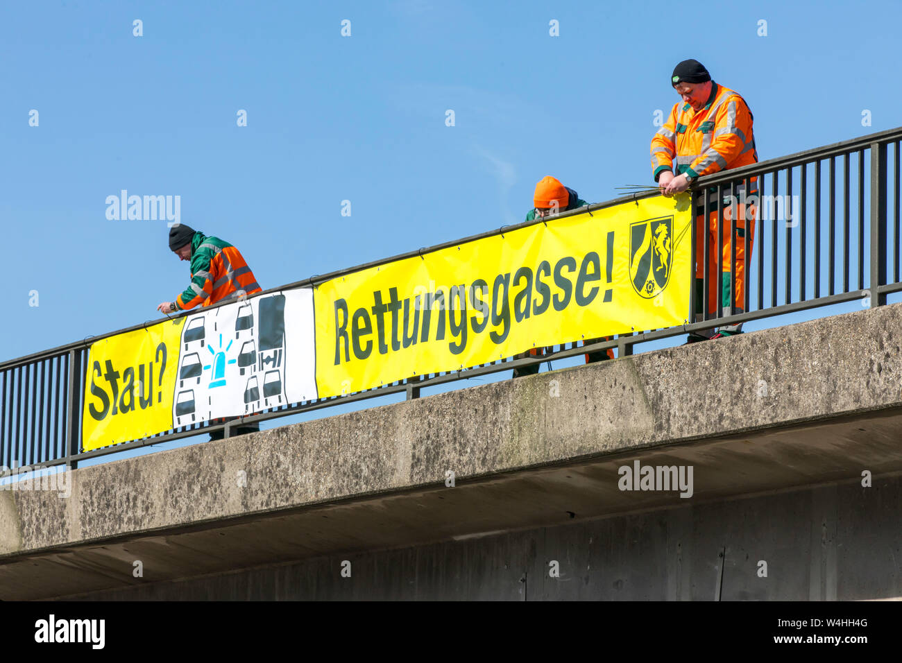 Traffic Sign Rescue Poster campaign for the rescue lane in the event of traffic jams on ...