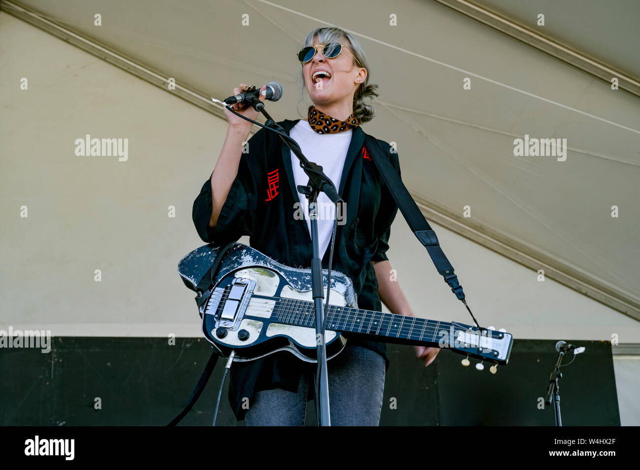 Dobro player hires stock photography and images Alamy