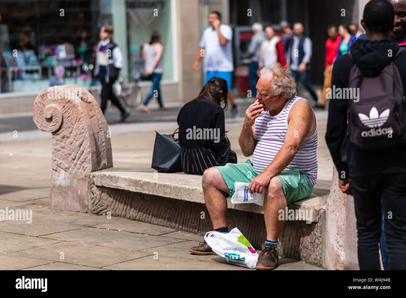 Homeless man eating food hires stock photography and images Alamy