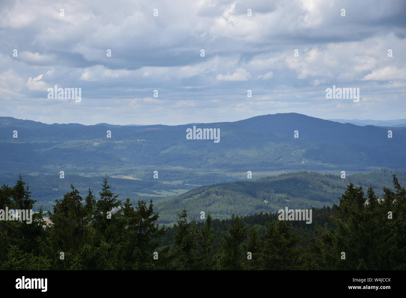 Böhmen, Südböhmen, Klet, Tschechien, Budweis, Krumau, Český Krumlov, České Budějovice, Jihočeský kraj, Krasetin, Dorf, Stadt, Landwirtschaft, Feld, Ac Stock Photo