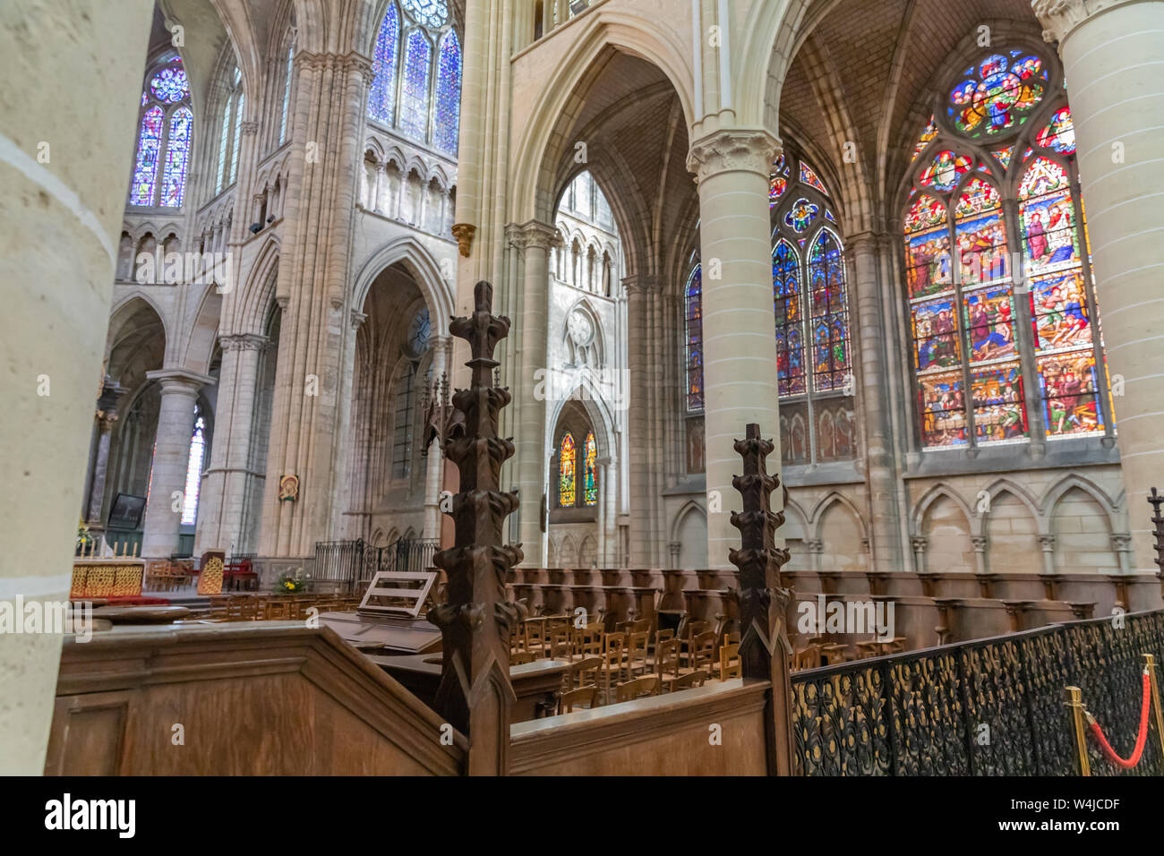 Interior Of Saint Etienne Cathedral Chalons En Champagne France interior-of-saint-etienne-cathedral-chalons-en-champagne-france