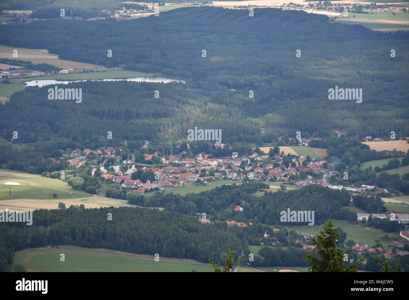 Böhmen, Südböhmen, Klet, Tschechien, Budweis, Krumau, Český Krumlov, České Budějovice, Jihočeský kraj, Krasetin, Dorf, Stadt, Landwirtschaft, Feld, Ac Stock Photo