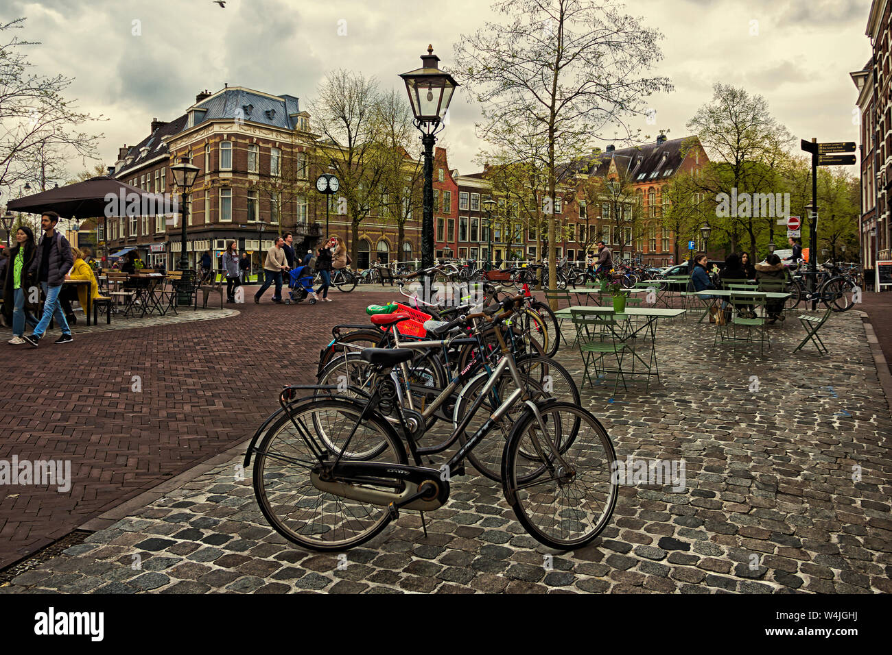 cycle-leiden-hi-res-stock-photography-and-images-alamy