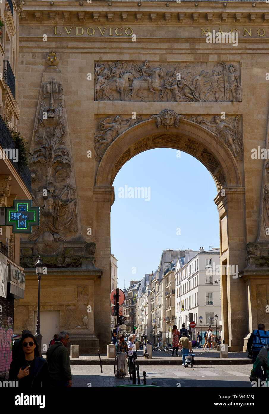 PARIS, FRANCE - 20 APRIL 2019: The  Porte Saint-Denis is a monument in the 10th arrondissement ordered by Louis XIV in 1672 to commemorate victories. Stock Photo