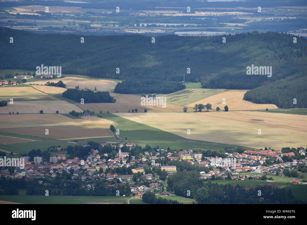 Böhmen, Südböhmen, Klet, Tschechien, Budweis, Krumau, Český Krumlov, České Budějovice, Jihočeský kraj, Krasetin, Dorf, Stadt, Landwirtschaft, Feld, Ac Stock Photo