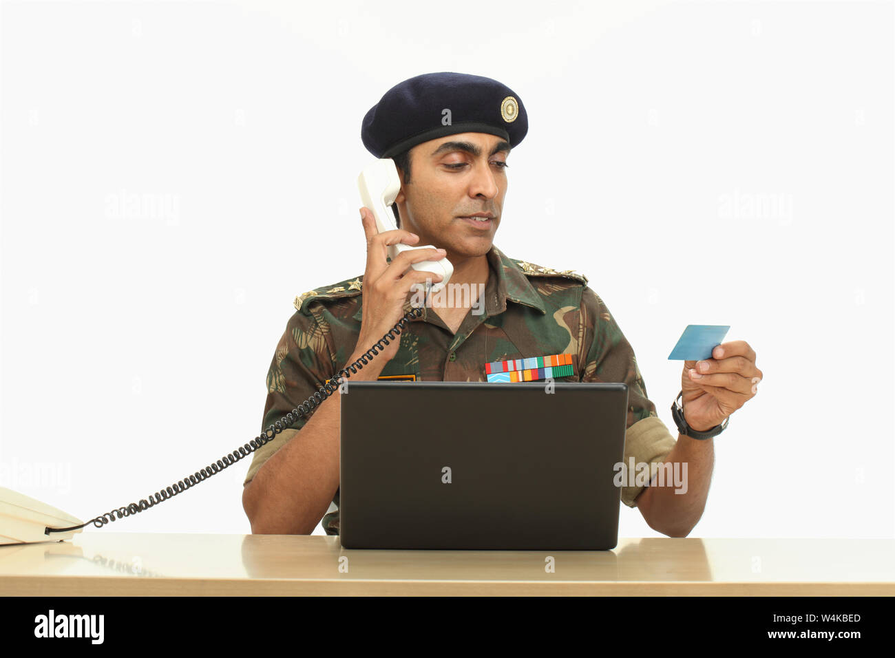 PORTRAIT OF INDIAN SOLDIER DRESSED IN UNIFORM Stock Photo - Alamy